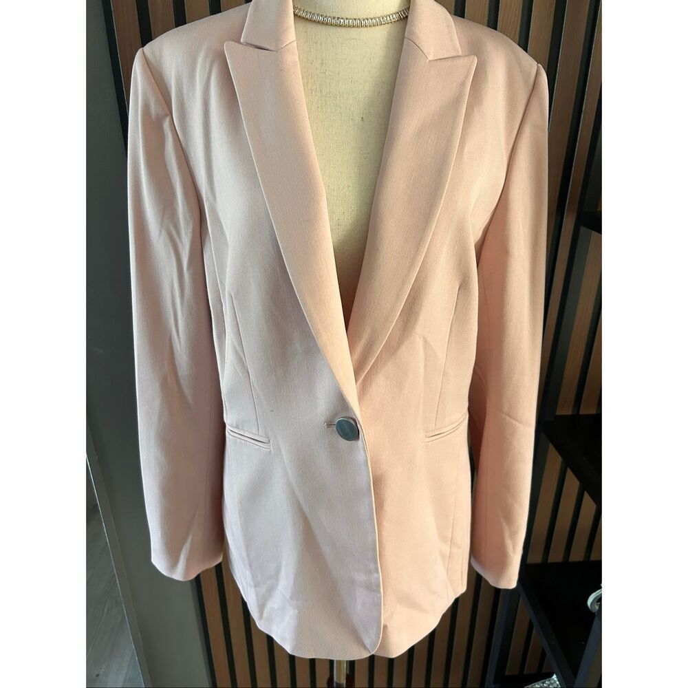Tahari stylish pink blazer size 10